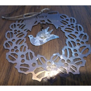 Avon 1989 Silver Christmas Wreath with Dove Ornament